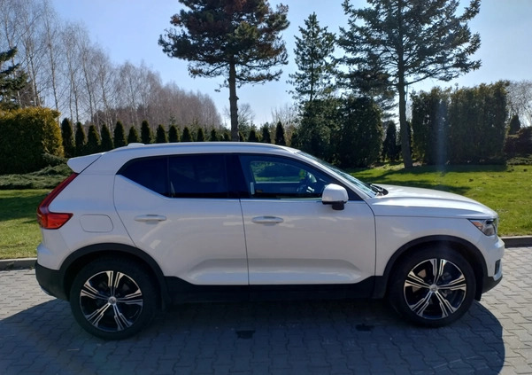 Volvo XC 40 cena 115700 przebieg: 71000, rok produkcji 2019 z Frampol małe 352